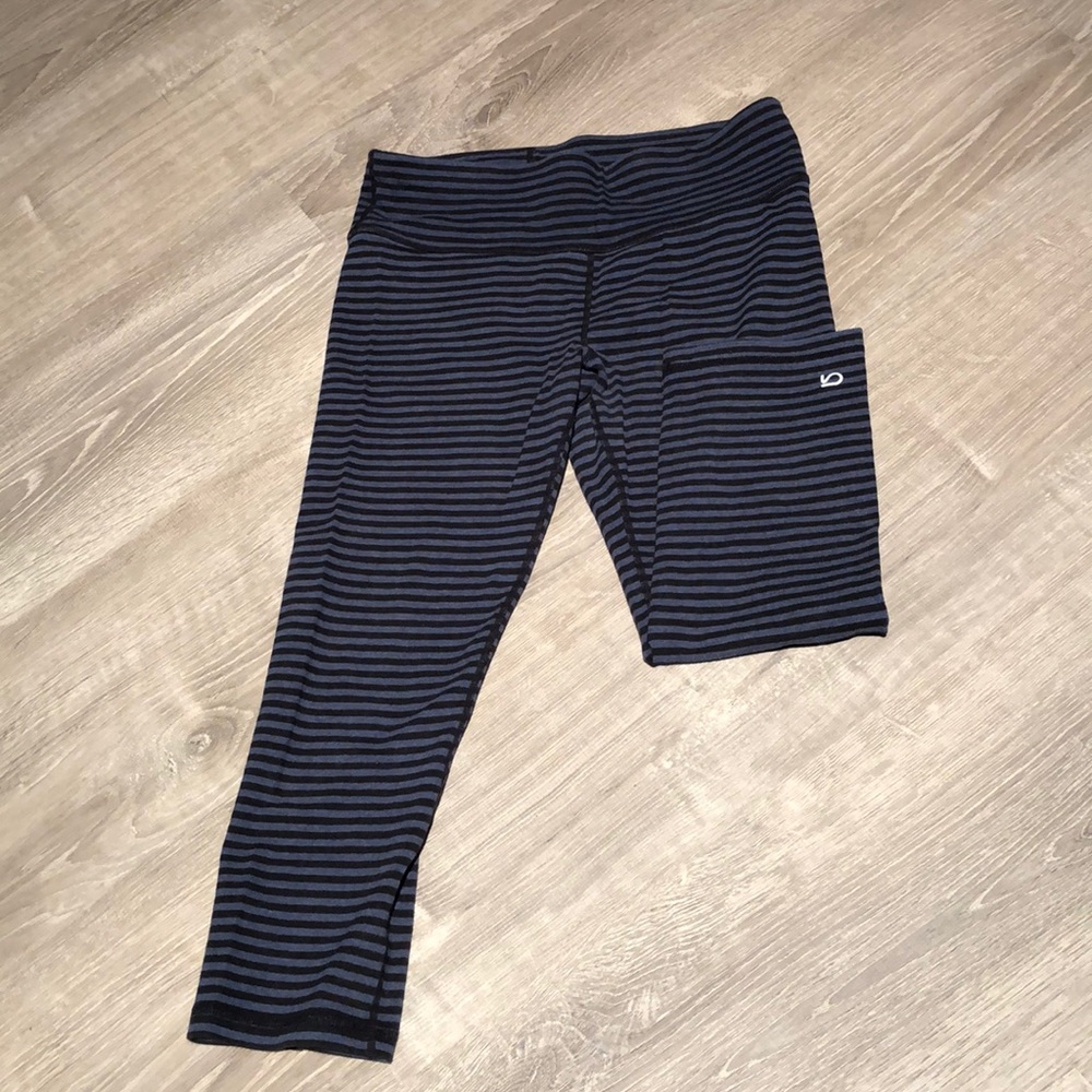 GAPFit cropped cotton leggings size medium